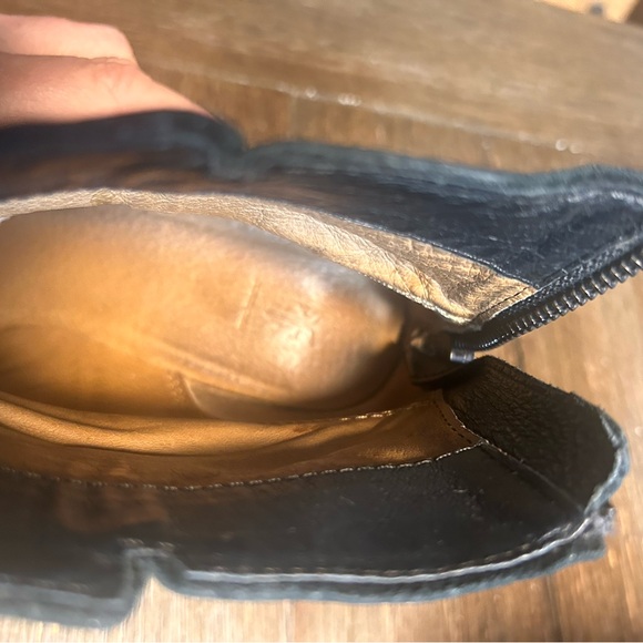 Frye Cameron soft leather zip back booties size 8.5 - Picture 10 of 12